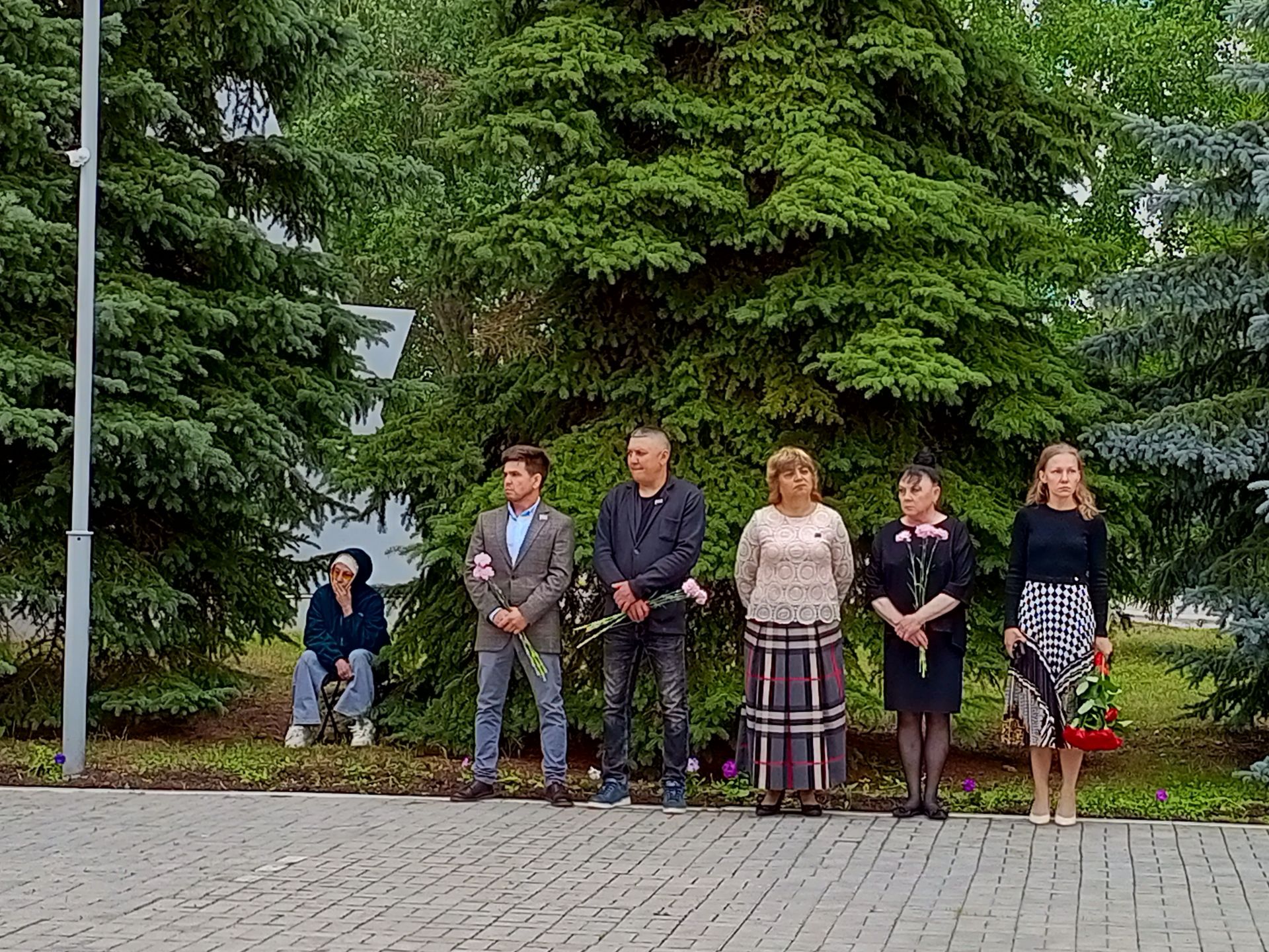 В Камских Полянах состоялся митинг памяти и скорби.