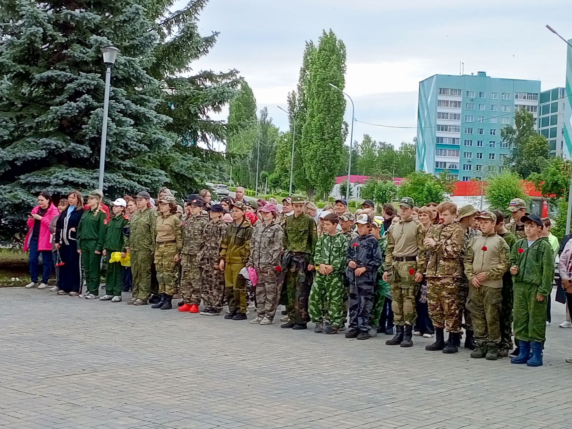 В Камских Полянах состоялся митинг памяти и скорби.