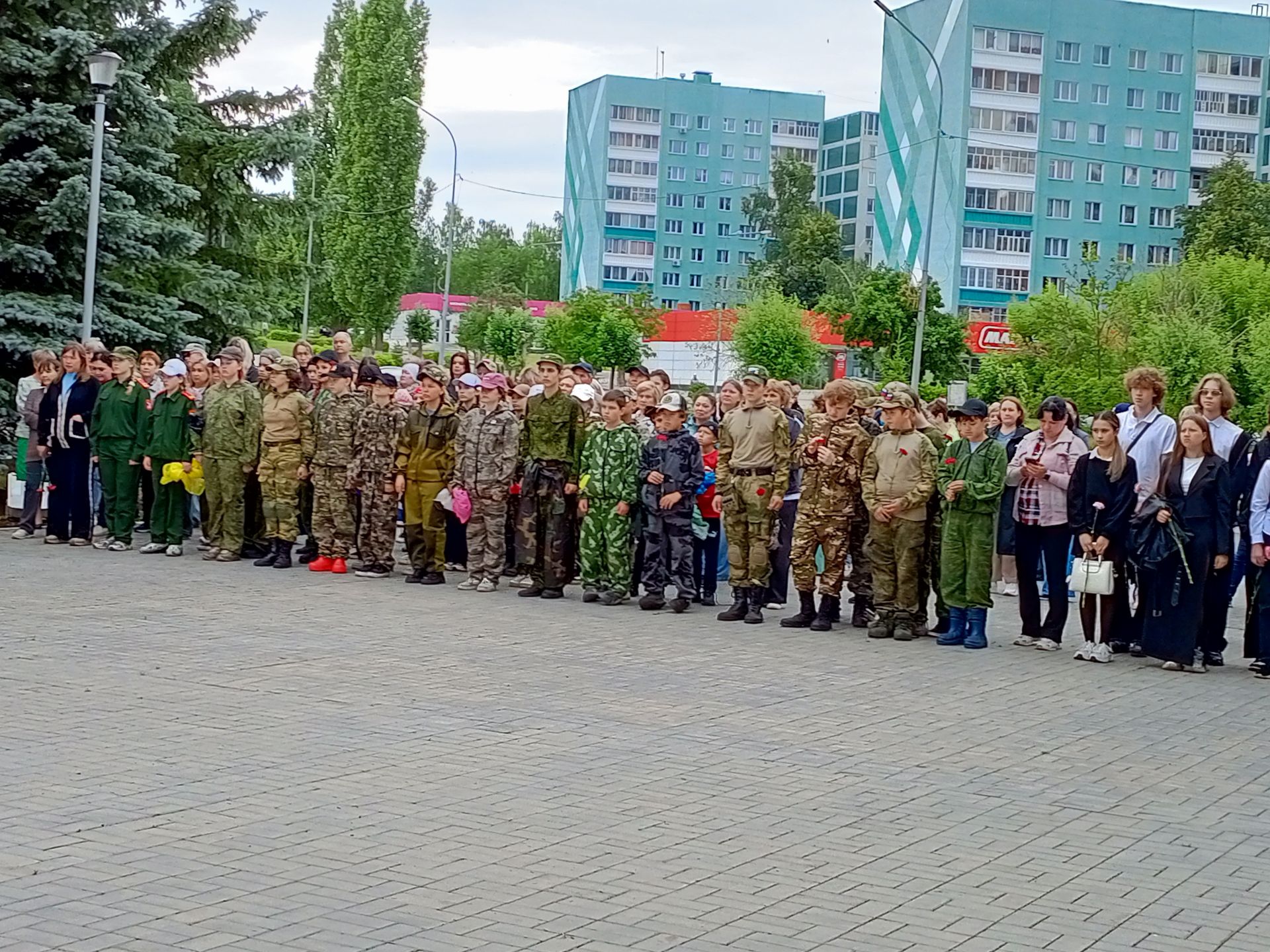 В Камских Полянах состоялся митинг памяти и скорби.
