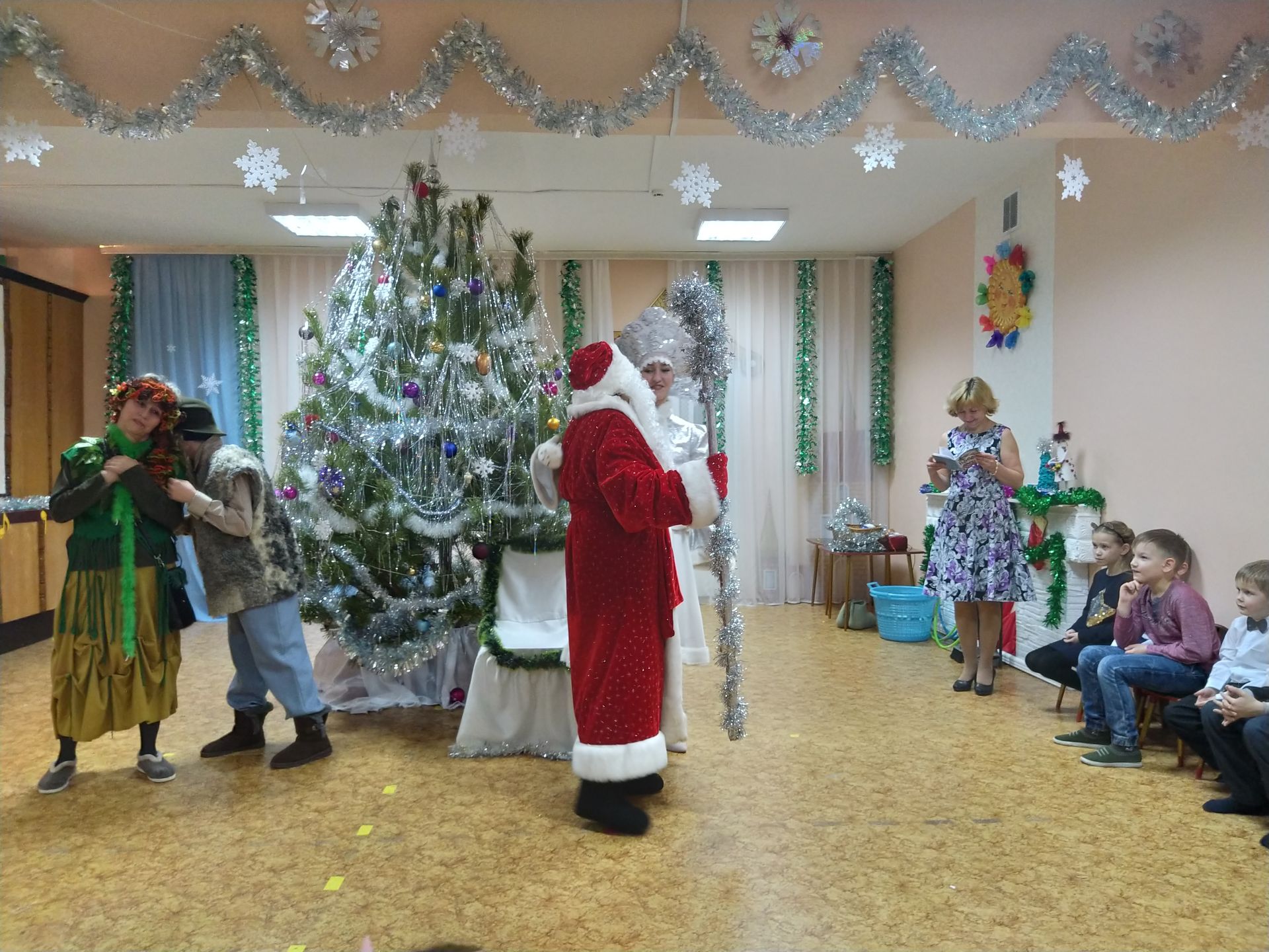 Сегодня в камполянском детскому саду "Солнышко" состоялся праздник для детворы