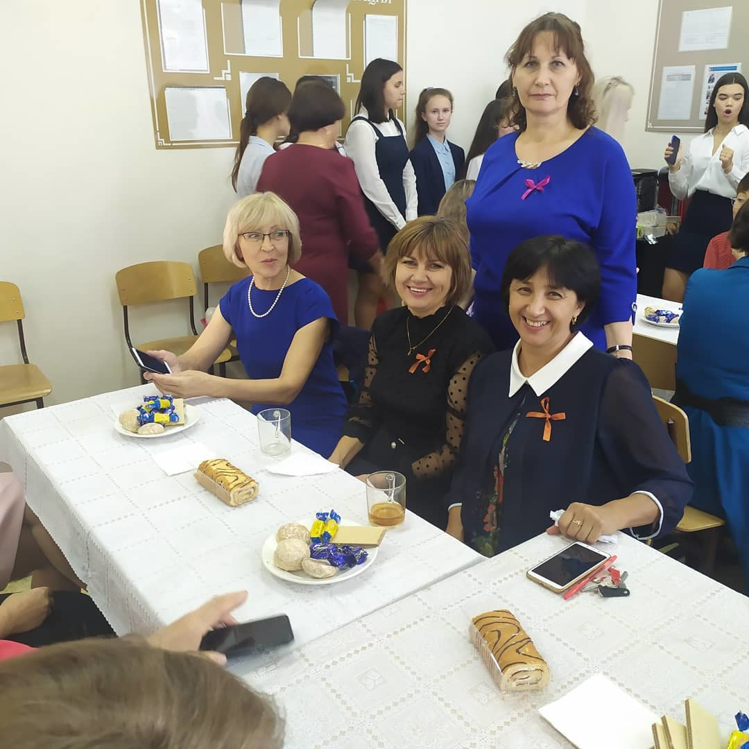 В камполянских образовательных учреждениях отметили профессиональный праздник – День учителя