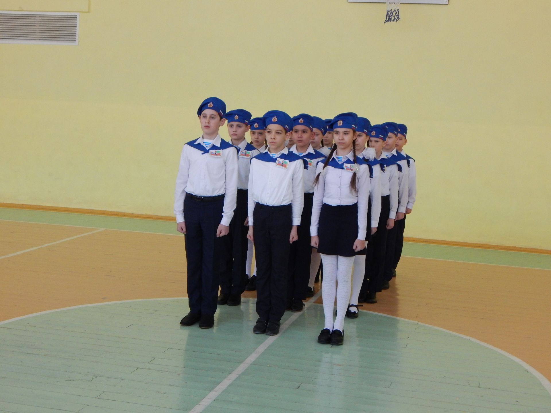 В Камскополянской школе №1 прошел Зональный этап смотра строя и песни