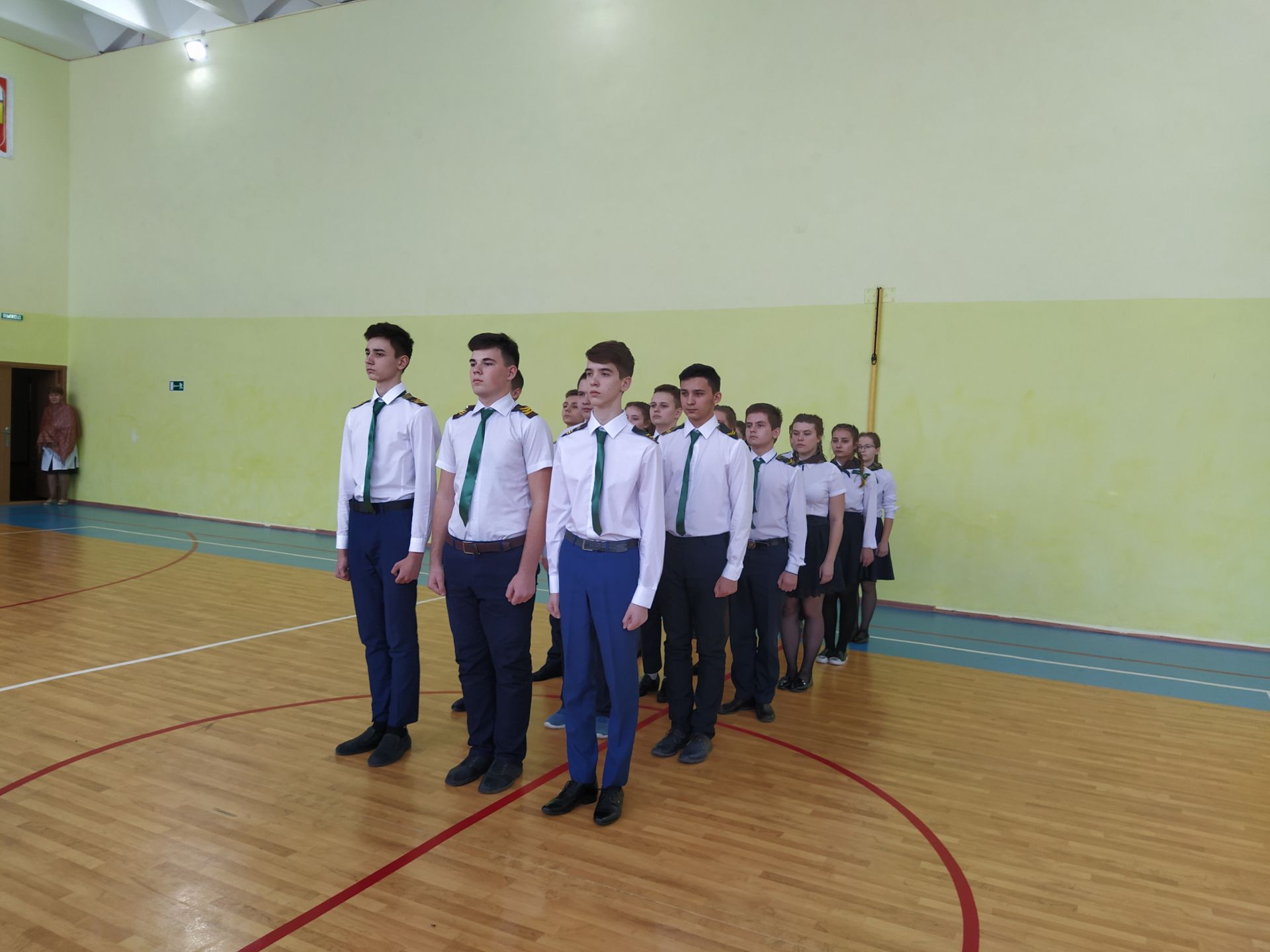 Муниципальный конкурс смотра строя и песни между 8-11 классов в школе №2