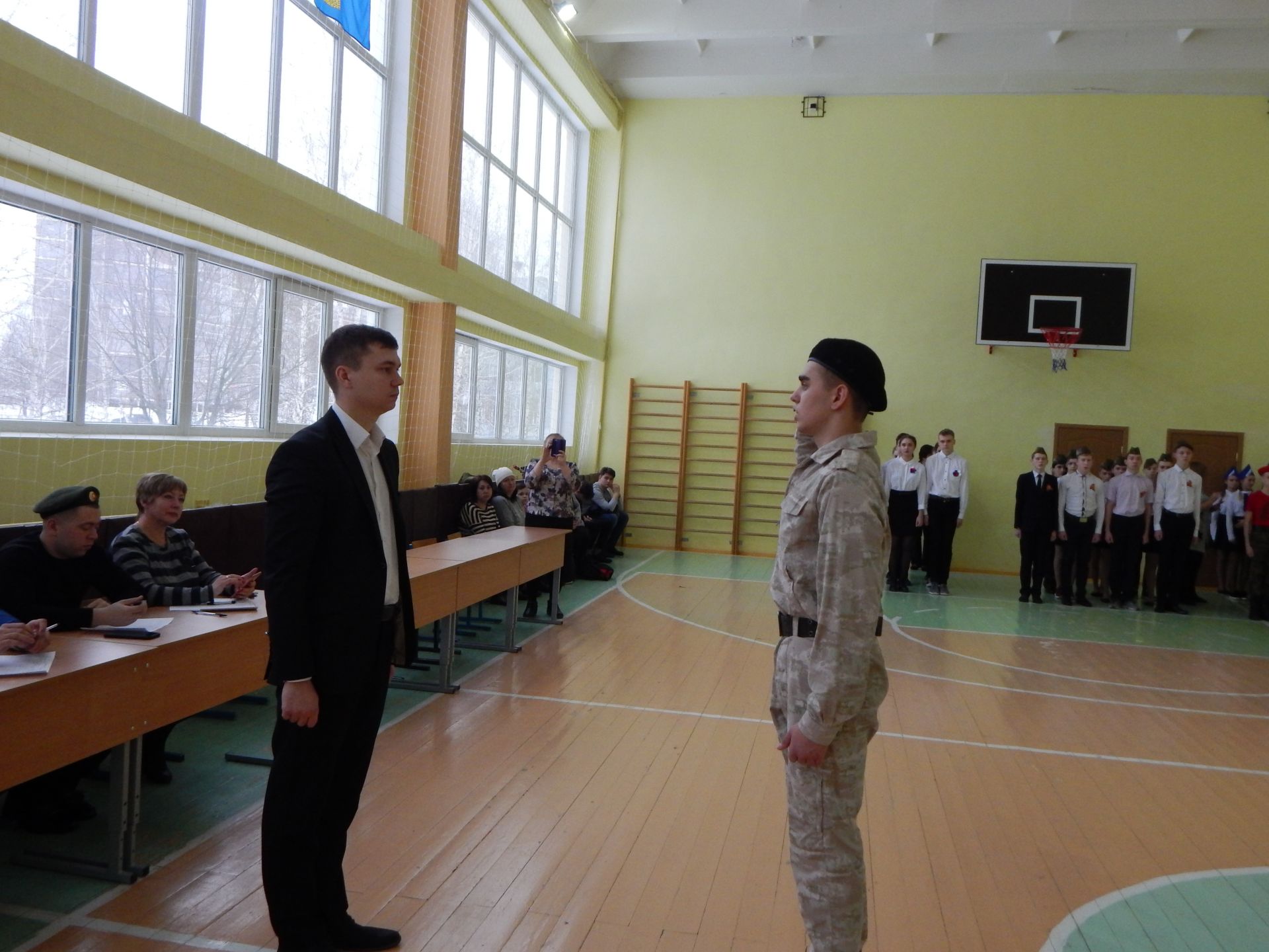 В Камскополянской школе №1 стартовали отборочные школьные этапы конкурса смотра строя и песни