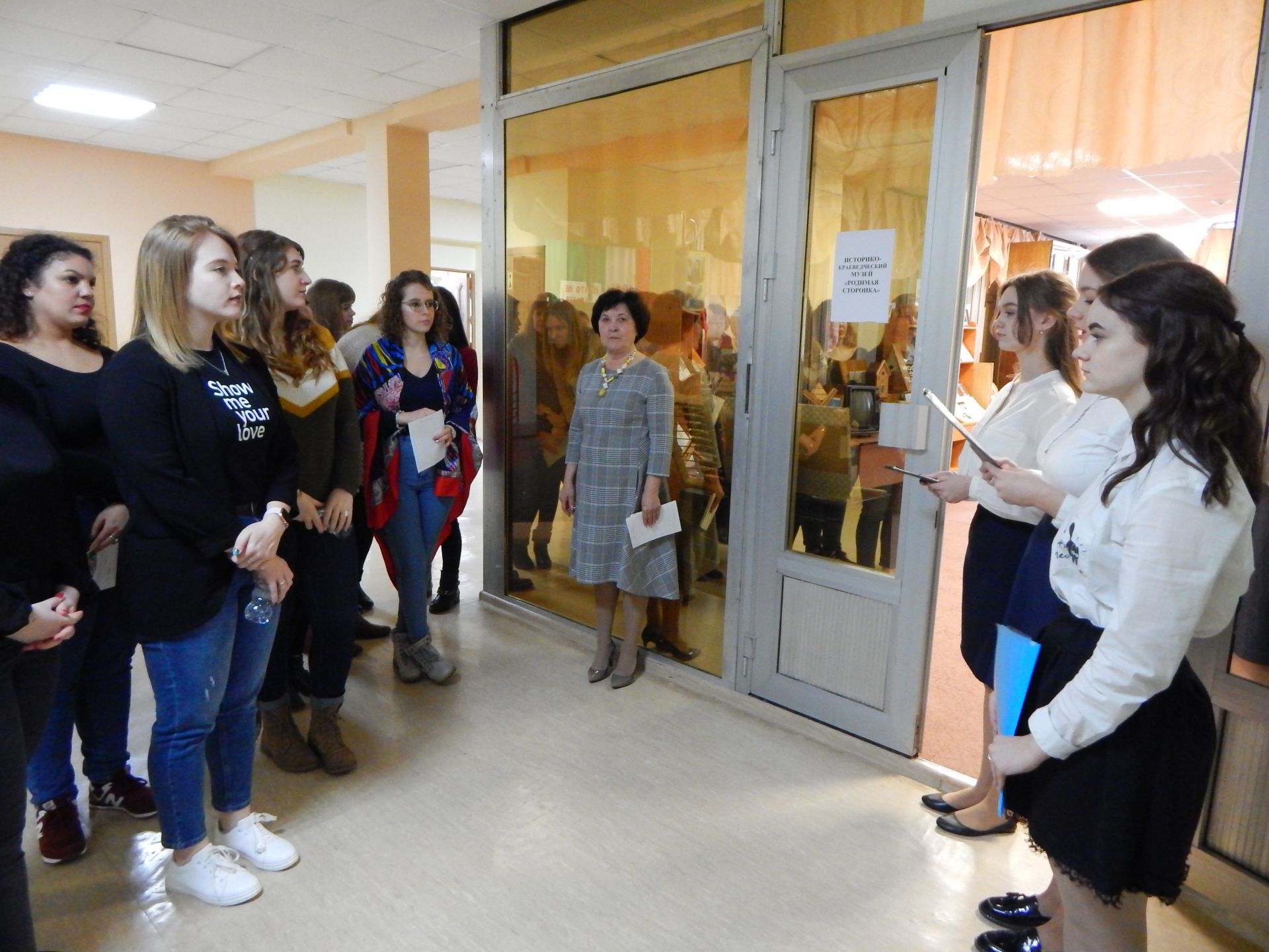Камполянскую школу №2 посетили студенты филиала Высшей школы подготовки учителей при Университете Реймс-Шампань-Арденн