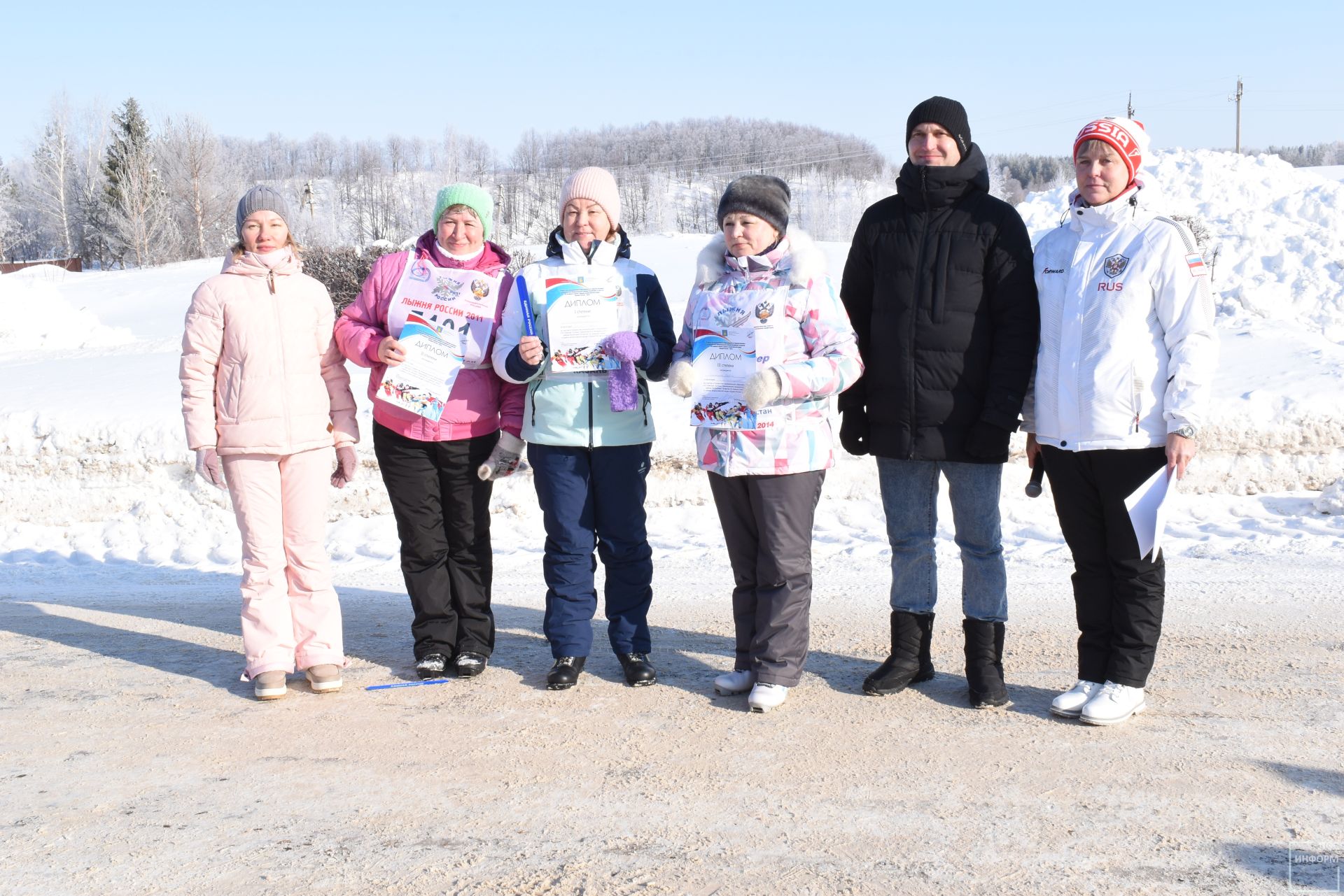 Жители Камских Полян приняли участие в массовом забеге по лыжным гонкам «Лыжня Камских Полян — 2024»