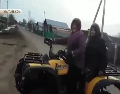 Видео с бабушками на квадроцикле из татарстанской деревни стало хитом соцсетей