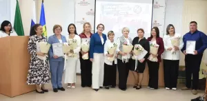 Активисты Камско-Полянской больницы получили награды профсоюза