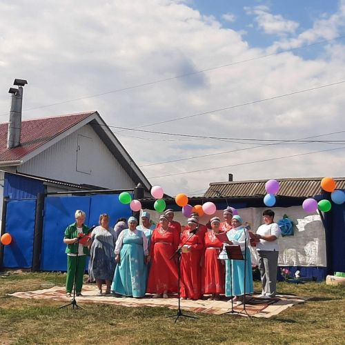 Библиотекари Камско-Полянской библиотеки были приглашены на праздник села поселка Камский
