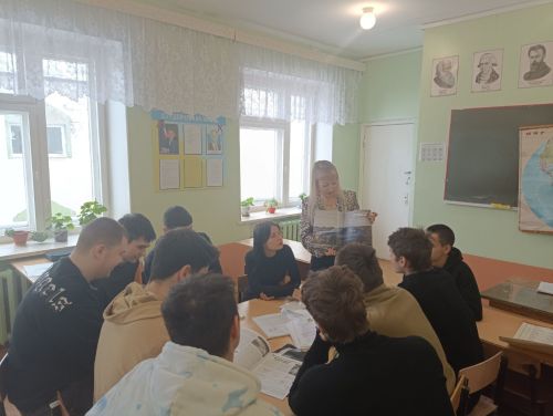 Для студентов камполянского колледжа провели пресс-дайждест «Обо всем на свете в журнале и газете»