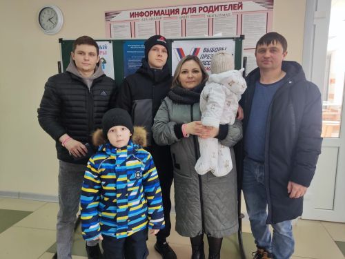 В Нижнекамском районе голосуют семьями