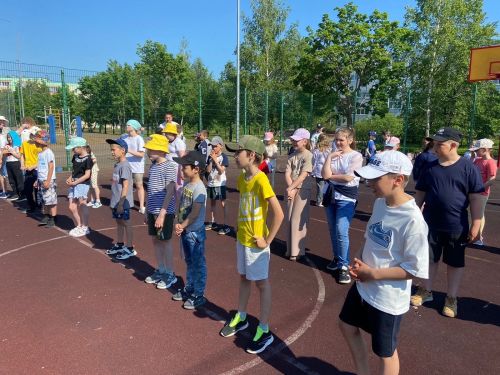 В Международный день защиты детей в Камскополянской СОШ1 состоялось торжественное открытие пришкольного лагеря «Пчелка»