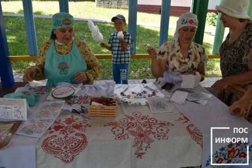 В Камских Полянах состоялся книжный фестиваль «Библиотека без границ»