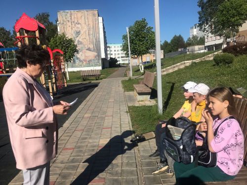 И снова праздник на лужайке в сквере «Молодежный»