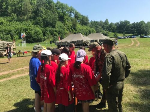 В Камских Полян проходит для молодежи военно-патриотический слет «Своих не бросаем»