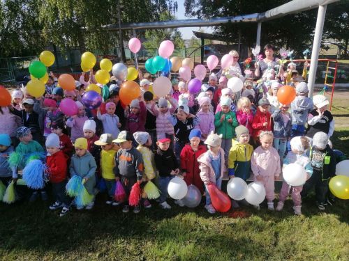 В детском саду «Огонек» в честь Дня знаний прошел флешмоб