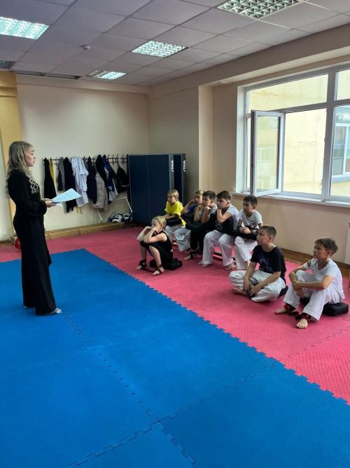 В Спортивной школе №5 Камских Полян прошла беседа  на тему «Скажем терроризму нет!»