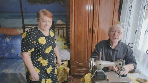 Супруги из Нижнекамска изготовили 2 тыс. носков для бойцов СВО