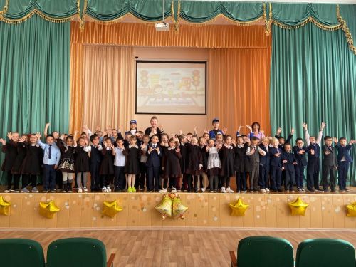 Первоклассников Камских Полян посвятили в пешеходы