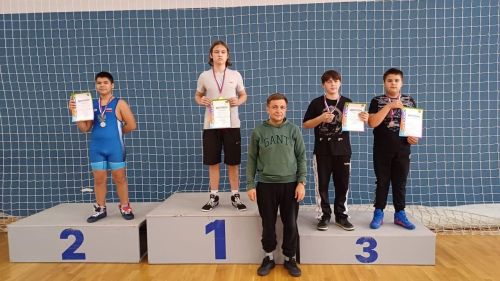 Воспитанники Спортивной школы № 5 завоевали медали Первенства Нижнекамска по вольной борьбе