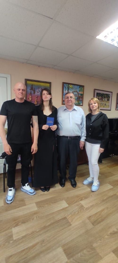 Очарованный баяном: преподаватель из Камских Полян 28 лет передает свою любовь к музыке детям
