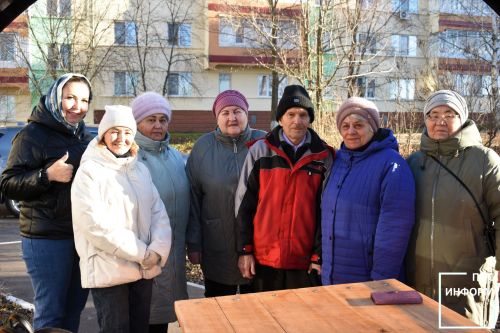 Беседка единства: как жители дома в Камских Полянах создали уют своими руками