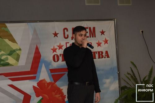 Специалисты культурного центра поздравили волонтеров Камских Полян