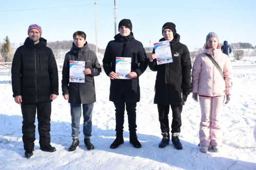 Жители Камских Полян приняли участие в массовых лыжных гонках  «Лыжня России-2025»