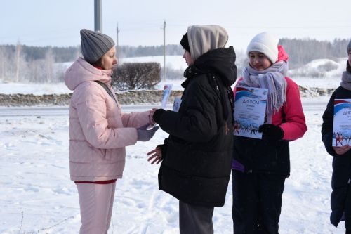Жители Камских Полян приняли участие в массовых лыжных гонках  «Лыжня России-2025»