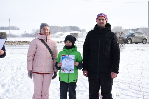 Жители Камских Полян приняли участие в массовых лыжных гонках  «Лыжня России-2025»