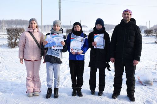 Жители Камских Полян приняли участие в массовых лыжных гонках  «Лыжня России-2025»