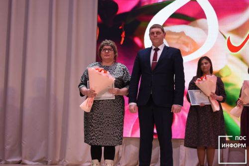 В Камских Полянах поздравили милых женщин с 8 марта
