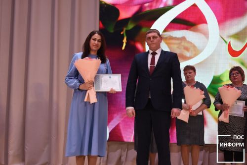 В Камских Полянах поздравили милых женщин с 8 марта