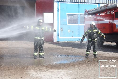 В Камских Полянах проводили на заслуженный отдых работников пожарной части