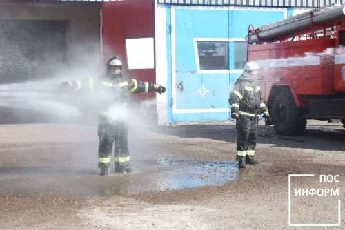 В Камских Полянах проводили на заслуженный отдых работников пожарной части