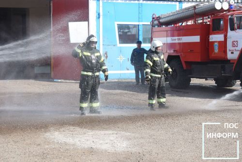 В Камских Полянах проводили на заслуженный отдых работников пожарной части