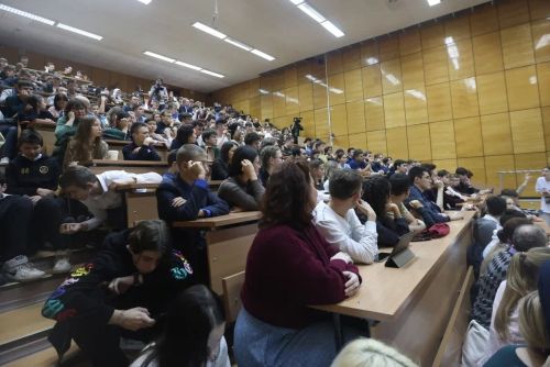 В Татарстане по нацпроекту более 3 тыс. студентов бесплатно обучат рабочим профессиям