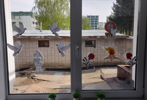 Детские сады Камских Полян присоединились к акции «Окна Победы»