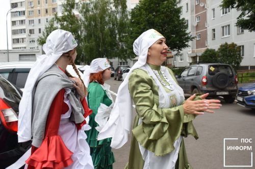 В Камских Полянах прошел традиционный сбор подарков к празднику «Сабантуй»