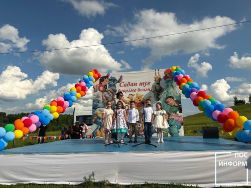Дети Камских Полян весело отметили Сабантуй-2025