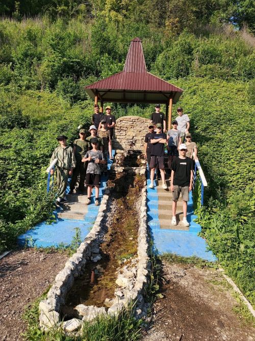 «Чистые родники Камских Полян»: в лагере «Зарница» прошла экскурсия