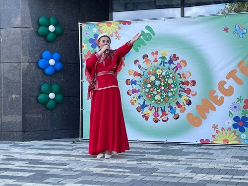 «Я-ТЫ-МЫ — вместе!»: праздничная программа и мастер-класс в Камских Полянах в день голосования