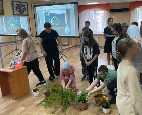 Урок памяти «Плакал дождь холодными слезами» прошел в ЦДТ «Радуга»