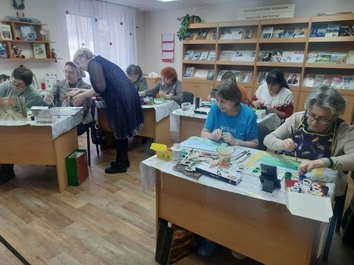Студенты университета третьего возраста Камских Полян представили этюды по мотивам Тукая