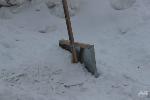 Может ли работодатель обязать сотрудника чистить снег — мнение юриста