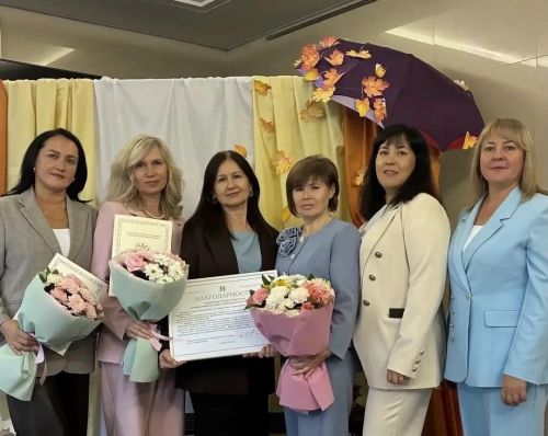 Преподаватели музыкальной школы Камских Полян получили награды ко Дню Учителя