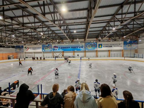 Хоккейный турнир «Камская энергия» проходит в Камских Полянах