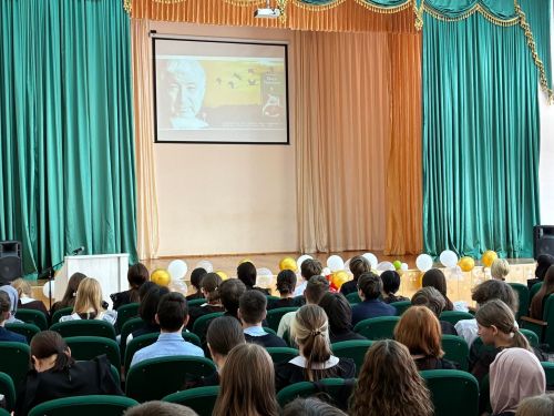 В Камскополянской школе №1 провели линейку ко Дню белых журавлей