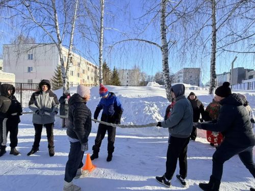 В Камских Полянах студенты колледжа сразились в военно-патриотической игре