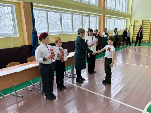 В Камскополянской школе № 1 прошел «Смотр строя и песни» среди 3-4 классов